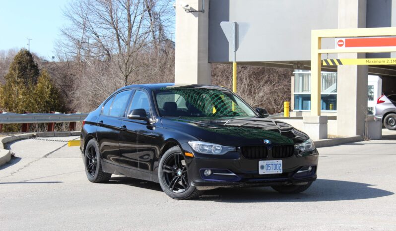 
								2015 BMW 320i XDRIVE full									