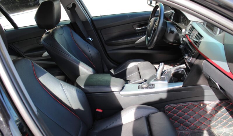 
								2015 BMW 320i XDRIVE full									