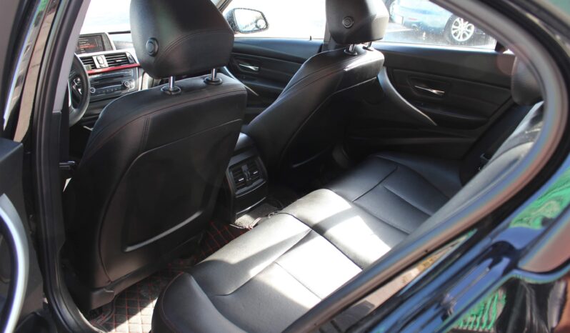 
								2015 BMW 320i XDRIVE full									