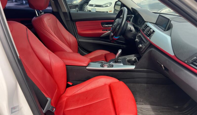 
								2015 BMW 320i XDRIVE full									
