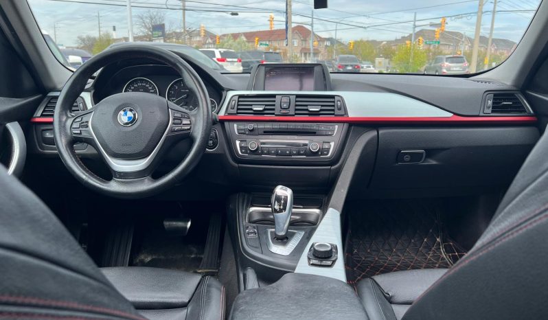 
								2015 BMW 320i XDRIVE full									
