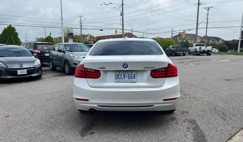 
								2015 BMW 320i XDRIVE full									