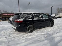 
										2017 Toyota Sienna full									