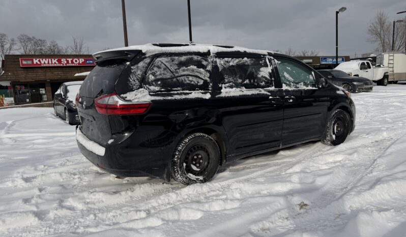 
								2017 Toyota Sienna full									