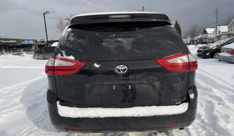 
								2017 Toyota Sienna full									