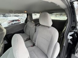 
										2017 Toyota Sienna full									