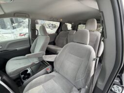 
										2017 Toyota Sienna full									