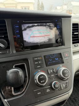 
										2017 Toyota Sienna full									