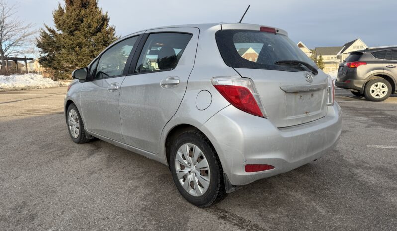 
								2014 Toyota Yaris LE full									