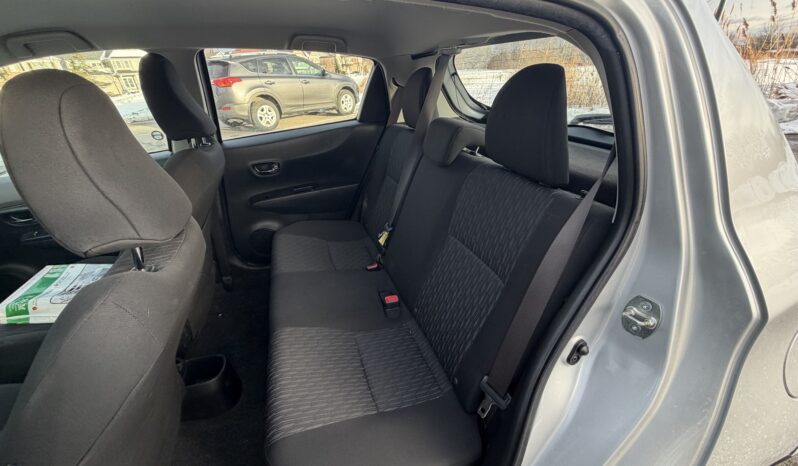 
								2014 Toyota Yaris LE full									