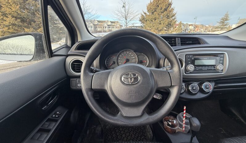 
								2014 Toyota Yaris LE full									