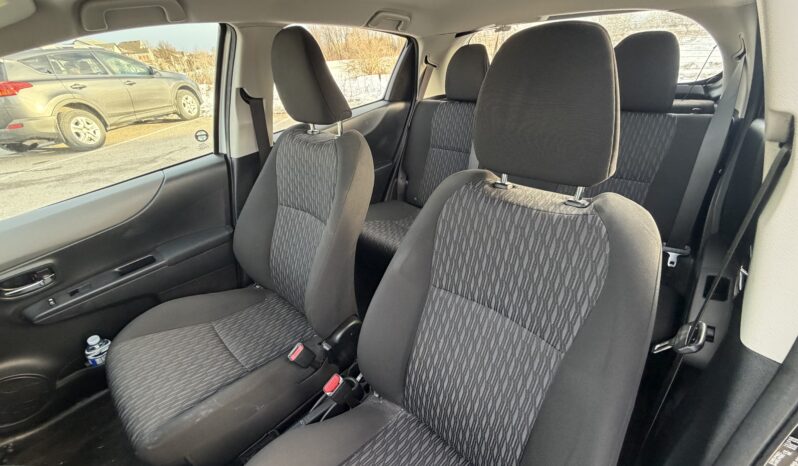 
								2014 Toyota Yaris LE full									