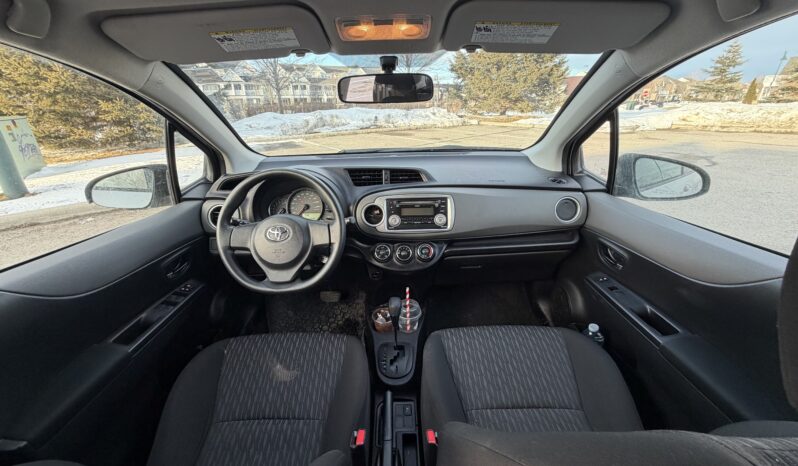 
								2014 Toyota Yaris LE full									