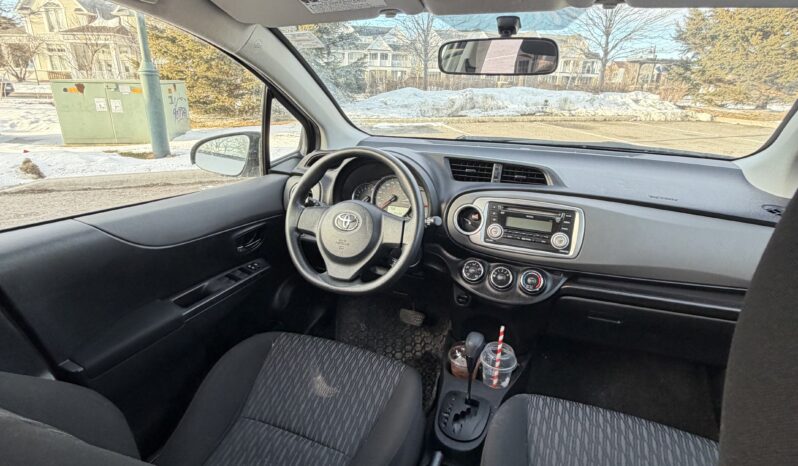 
								2014 Toyota Yaris LE full									