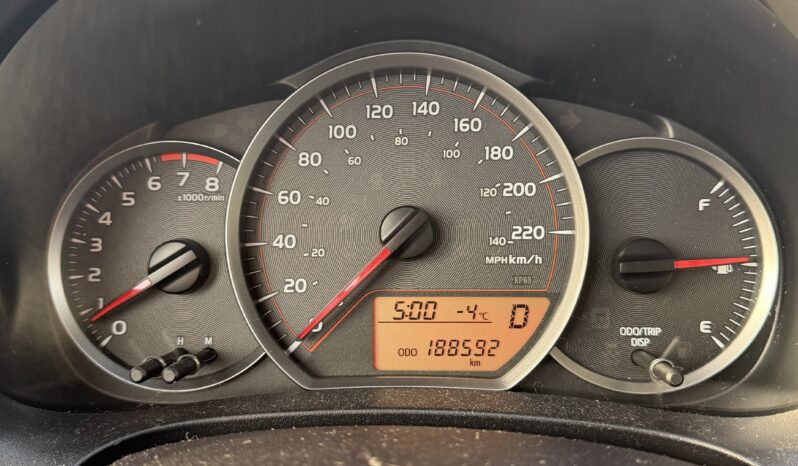 
								2014 Toyota Yaris LE full									