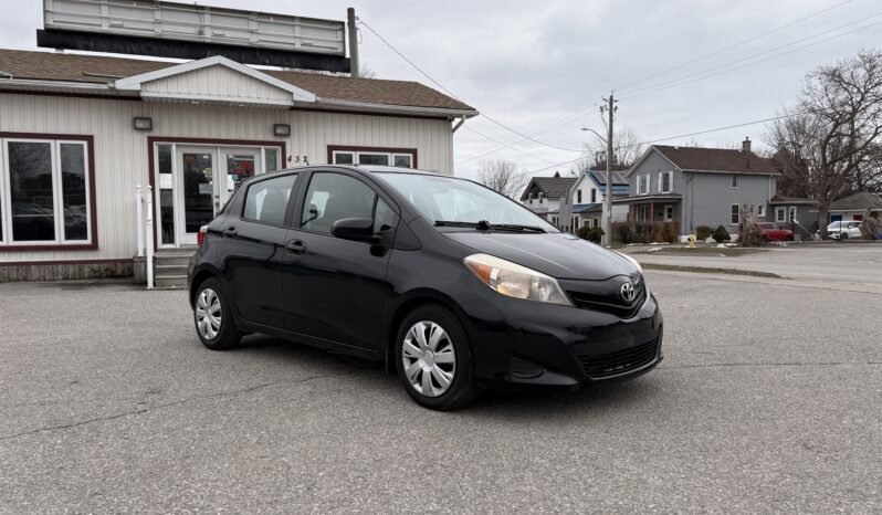 
								2014 Toyota Yaris full									