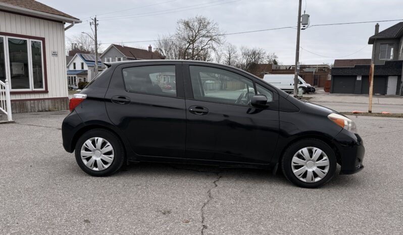 
								2014 Toyota Yaris full									