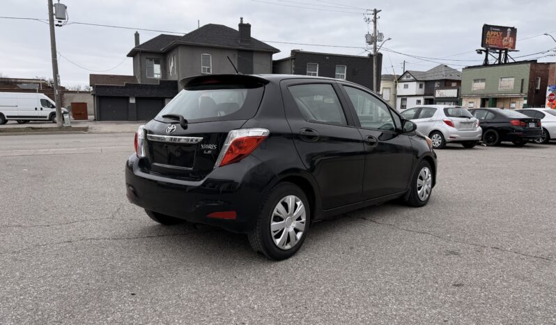 
								2014 Toyota Yaris full									