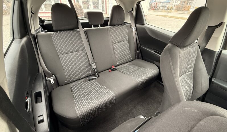 
								2014 Toyota Yaris full									