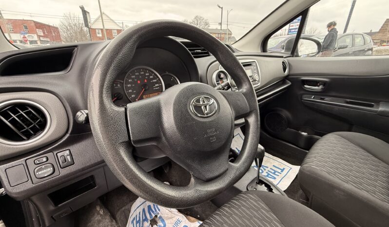 
								2014 Toyota Yaris full									