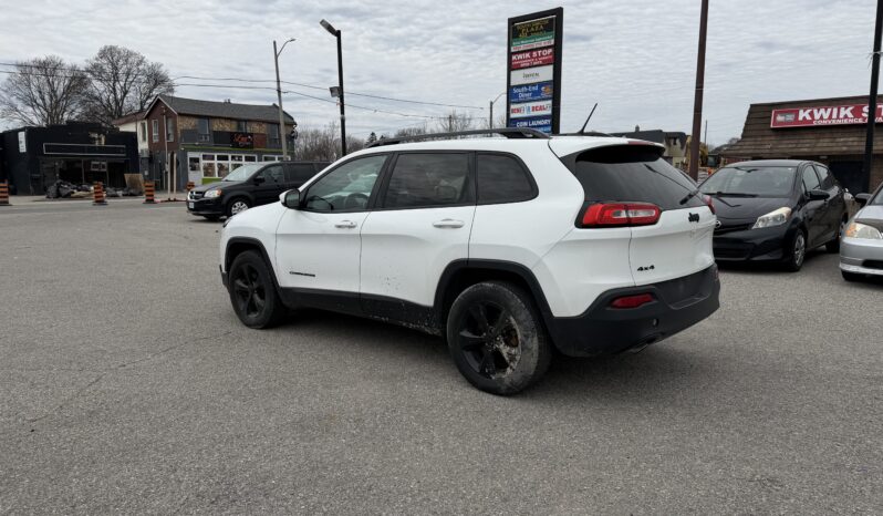 
								2015 Jeep Cherokee Latitude full									