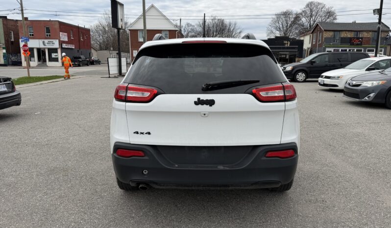 
								2015 Jeep Cherokee Latitude full									