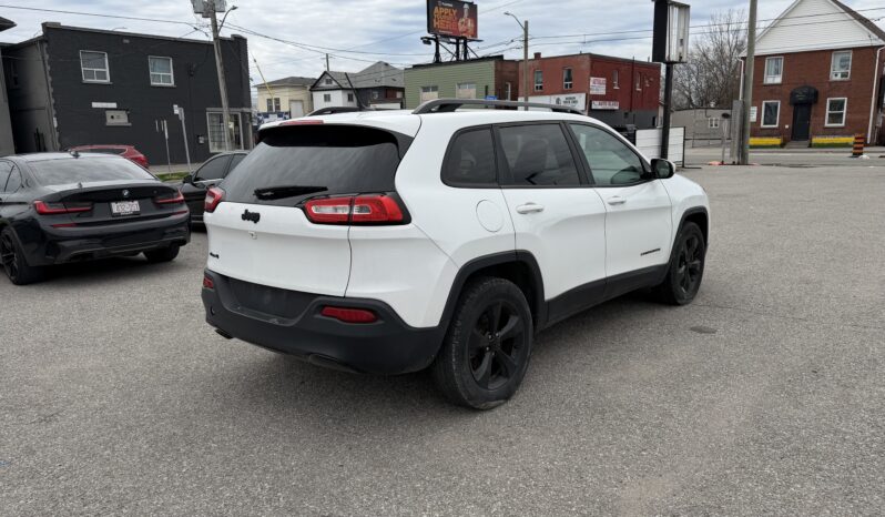 
								2015 Jeep Cherokee Latitude full									