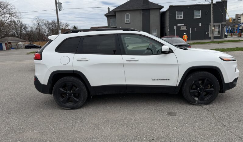 
								2015 Jeep Cherokee Latitude full									