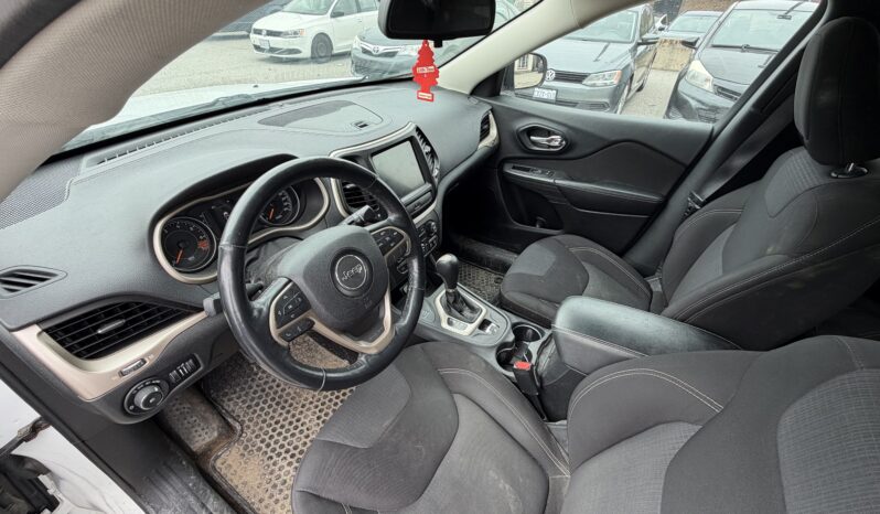 
								2015 Jeep Cherokee Latitude full									