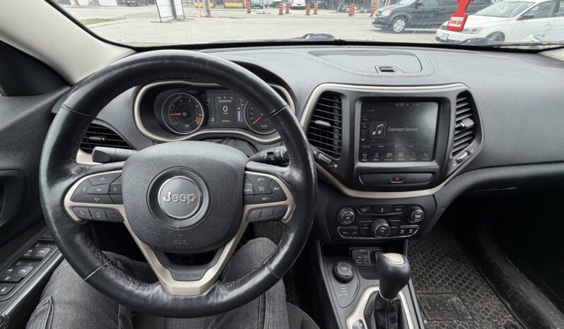 
								2015 Jeep Cherokee Latitude full									