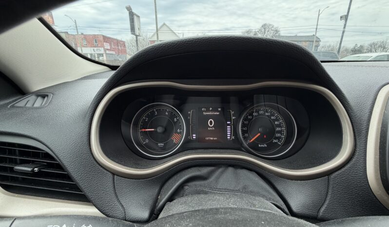 
								2015 Jeep Cherokee Latitude full									